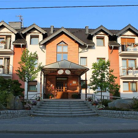 Hotel Linder Malnia Екстер'єр фото