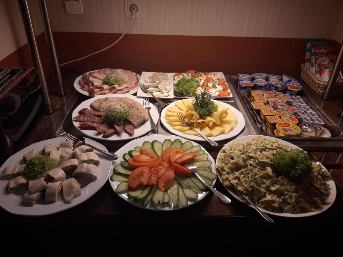 Hotel Linder Malnia Екстер'єр фото